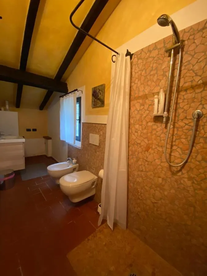 B&B Podere Calvanella San Clemente  Bed & Breakfast