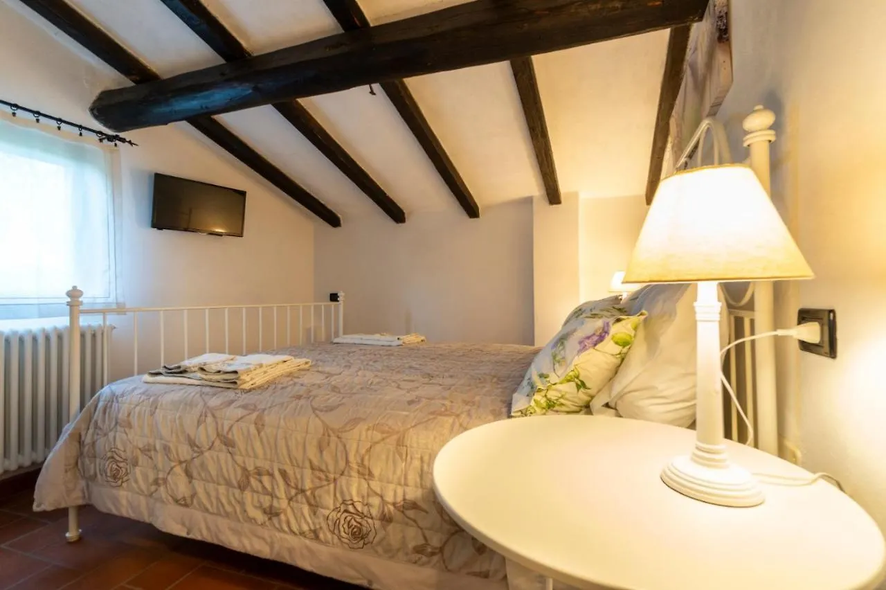 B&B Podere Calvanella San Clemente  Bed & Breakfast